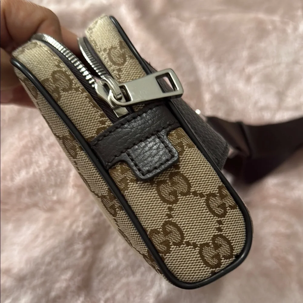 Gucci Brown UNISEX Belt Bag with Iconic Design - Picture 4 of 9
